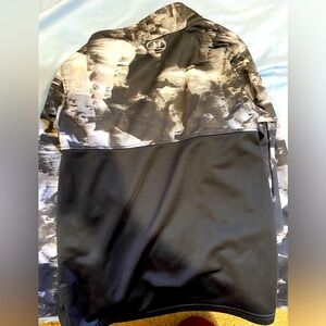 Under armour light jacket. Boys. Size 7.